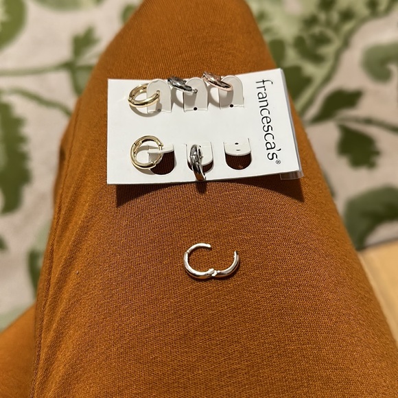 Francesca’s Mini Hoops - Picture 4 of 4